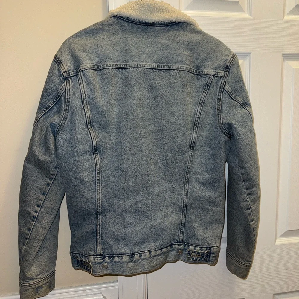 H&M Blue Denim Jacket with White Sherpa - Picture 3 of 3